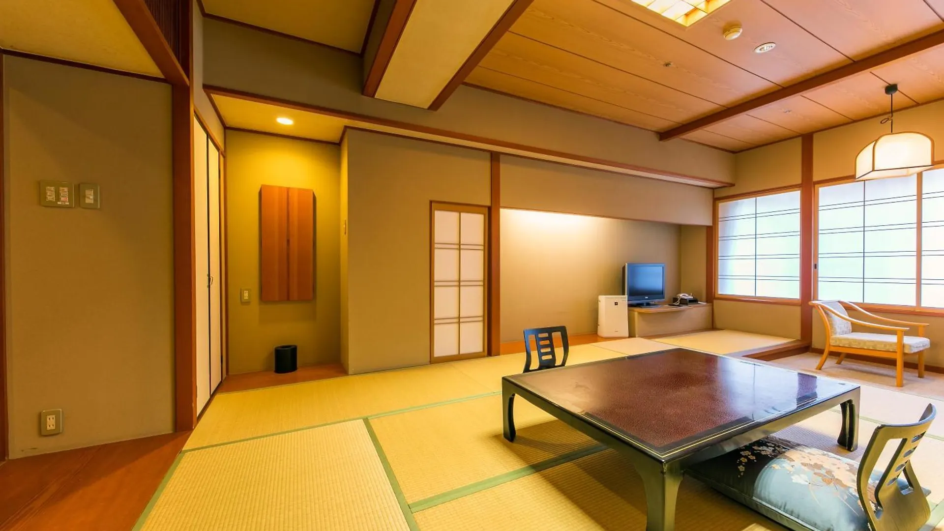Hakone Yumoto Onsen Hotel Kajikaso 4*,  Japan