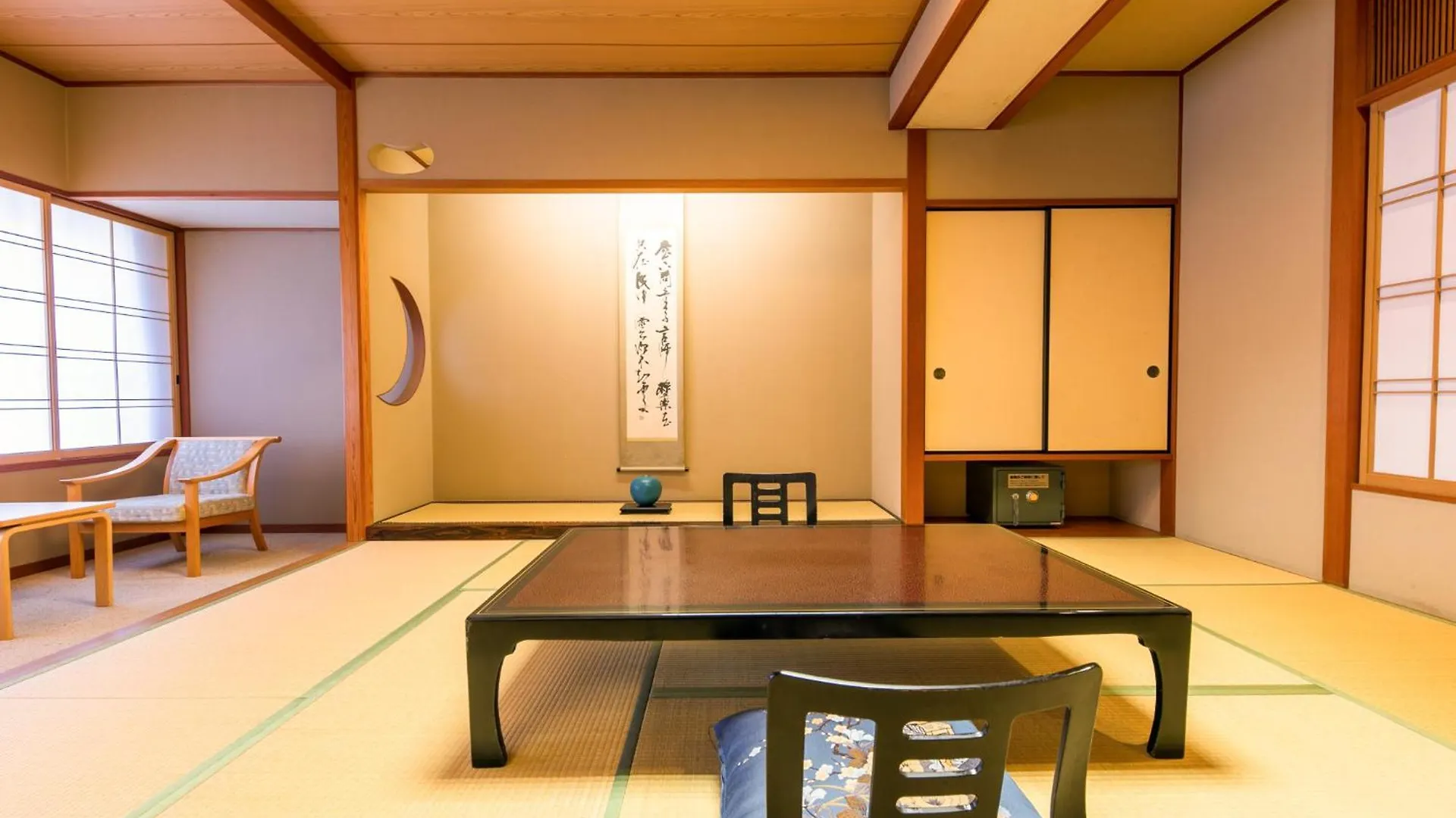 Hakone Yumoto Onsen Hotel Kajikaso 4*,  Japan