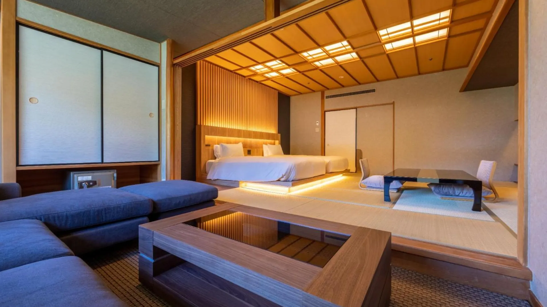 Hakone Yumoto Onsen Hotel Kajikaso 4*,  Japan