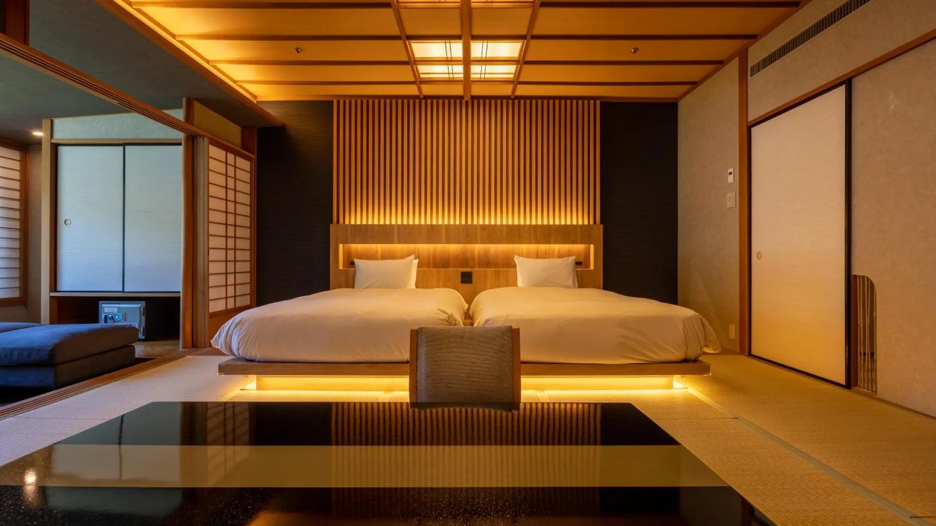 Hakone Yumoto Onsen Hotel Kajikaso 4*,  Japan